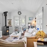 M343-vaeggerlose-rodbogvej-39 * Bøtø By